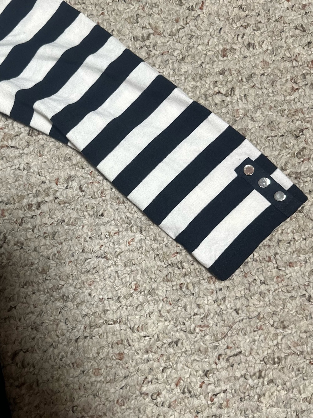 White House Black Market Top Black & White Stripes Size Small - Picture 3 of 5